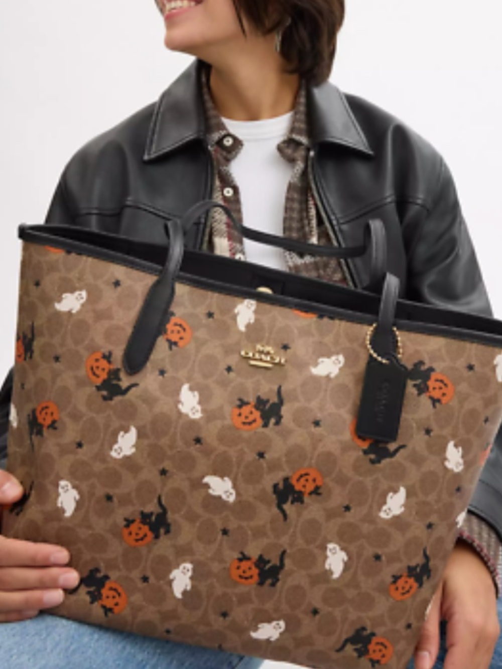 LIKE NEW COACH outlet HALLOWEEN CITY TOTE in ghost pumpkin print